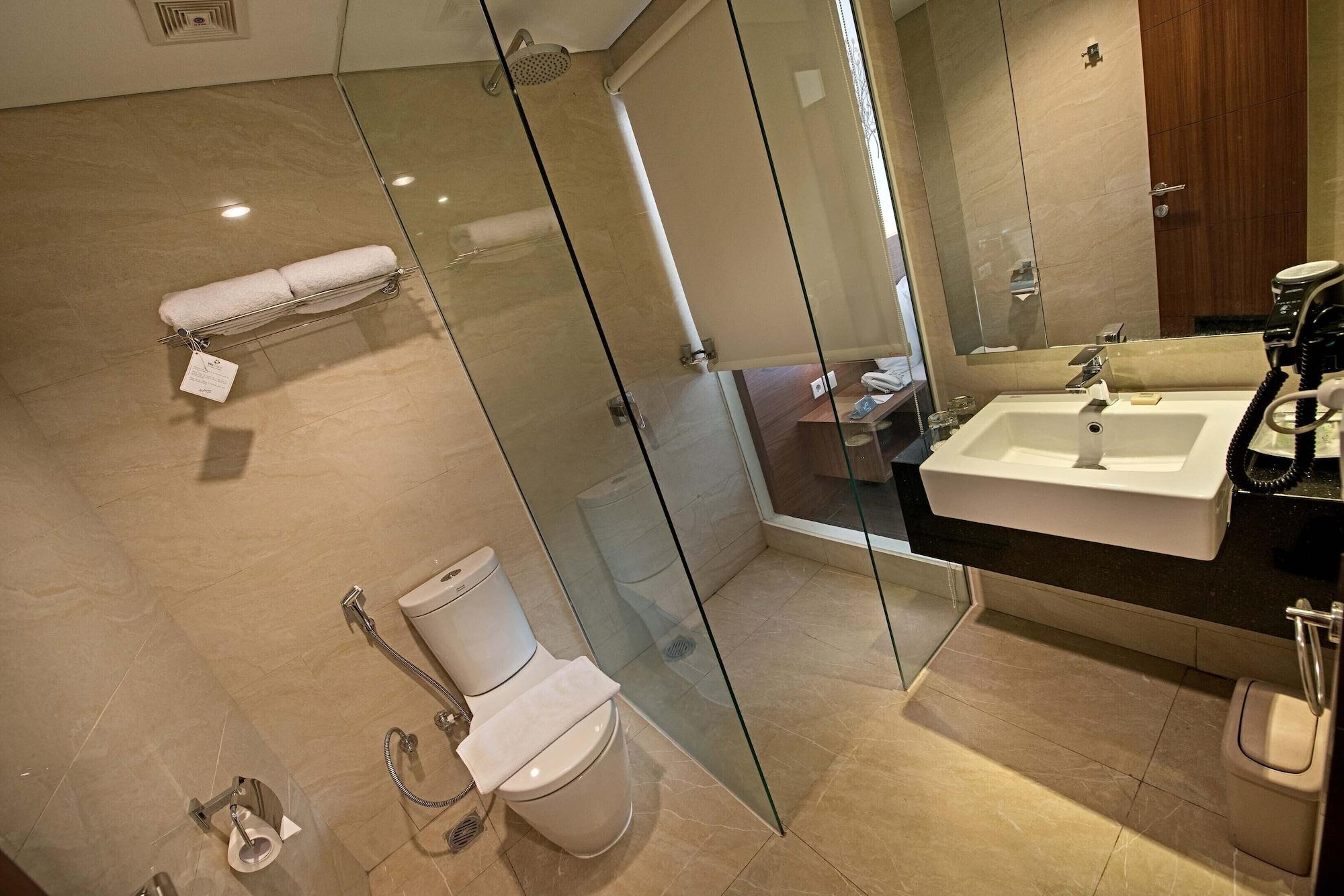 Grand Whiz Poins Simatupang Jakarta Extérieur photo